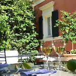 Siora Vittoria Boutique Corfu (city)