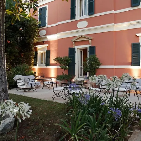 Hotel Siora Vittoria Boutique 4*