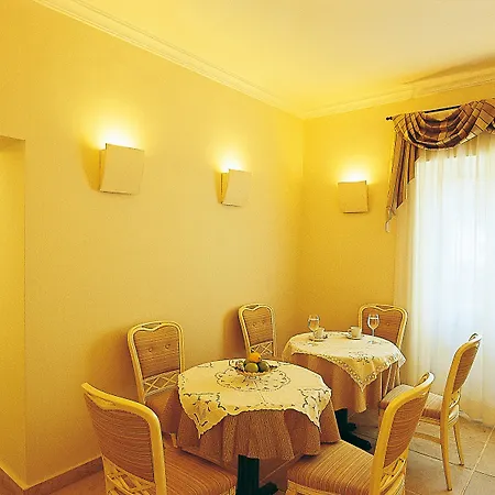 Hotel Siora Vittoria Boutique 4*
